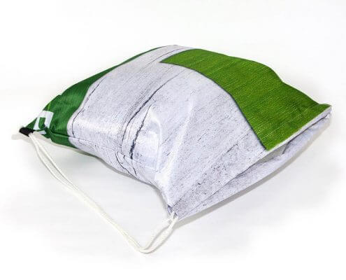 Recycling Tasche: Textil-Banner eignet sich sehr gut für einen Turnbeutel