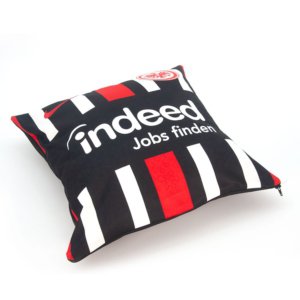 Couch Kissen aus Fussball Trikot furch Recycling Upcycling