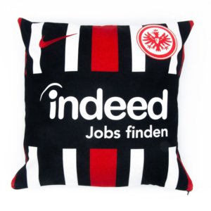 Couch Kissen aus Fussball Trikot furch Recycling Upcycling