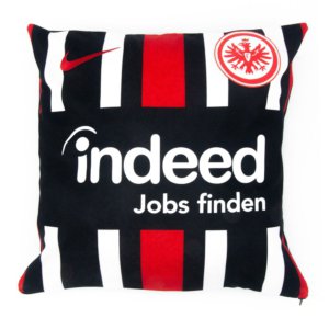 Couch Kissen aus Fussball Trikot furch Recycling Upcycling