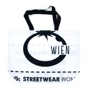 Einkaufstasche aus Textilbanner durch Recycling Upcycling