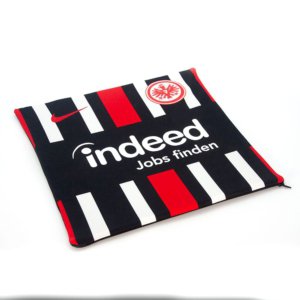 Sitzauflage aus Fussball Trikot furch Recycling Upcycling