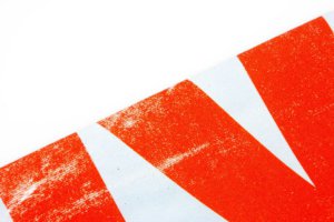 Nach Reinigung eines Stoffbanners für Recycling